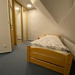 Апартаменты Rodinny Stella, 3 Loznice, 8 Osob, U Sjezdovky Рокицани